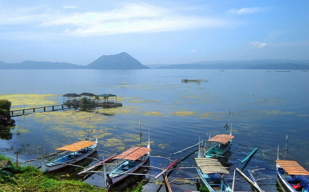 Blowing In The Wind - Lake View Apartments Тагайтай Номер фото