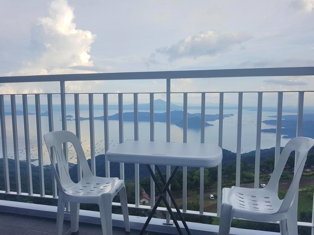 Blowing In The Wind - Lake View Apartments Тагайтай Номер фото